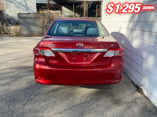 Toyota Corolla Vehicle Full-screen Gallery Image 04