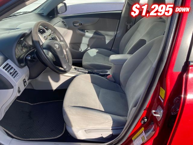 Toyota Corolla Vehicle Full-screen Gallery Image 05