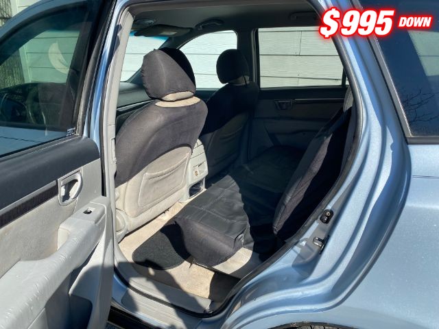 Hyundai Santa Fe Vehicle Full-screen Gallery Image 06