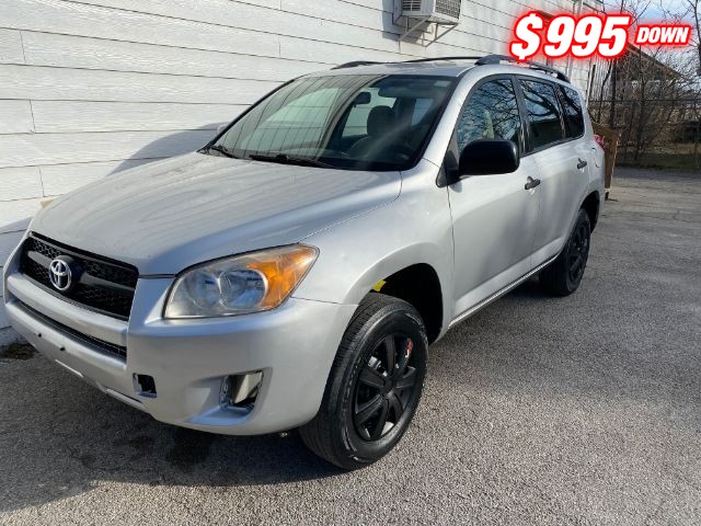 Toyota RAV4 Vehicle Full-screen Gallery Image 04