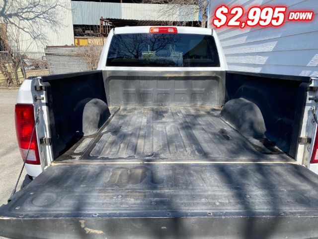 Ram 1500 Classic Vehicle Full-screen Gallery Image 04