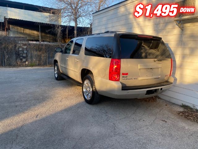 GMC Yukon XL Vehicle Image 03