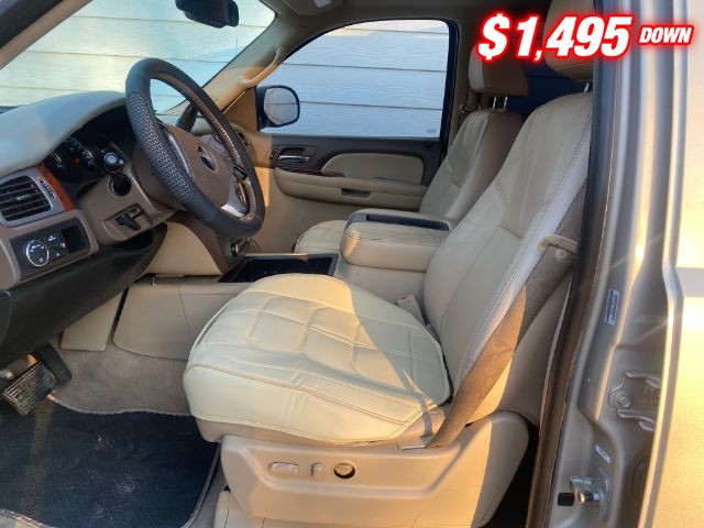 GMC Yukon XL Vehicle Image 05