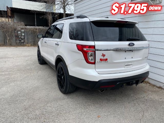 Ford Explorer Vehicle Full-screen Gallery Image 03