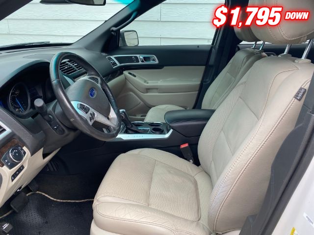 Ford Explorer Vehicle Full-screen Gallery Image 05