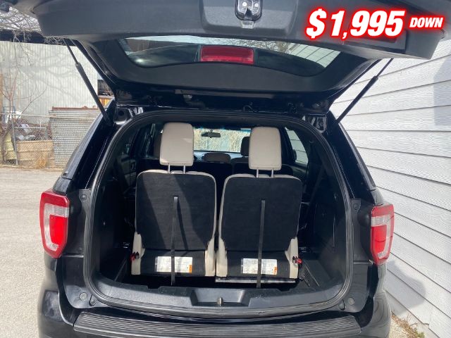 Ford Explorer Vehicle Full-screen Gallery Image 05