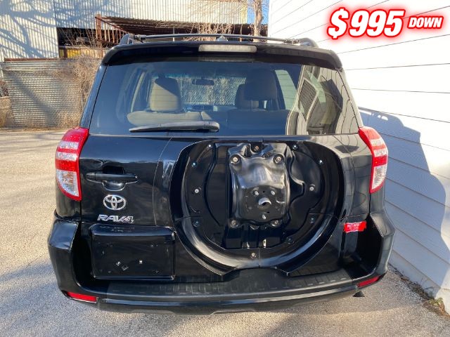 Toyota RAV4 Vehicle Image 04