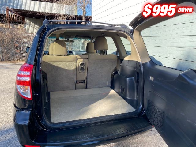 Toyota RAV4 Vehicle Image 05