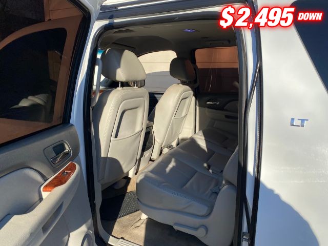 Chevrolet Suburban Vehicle Image 07