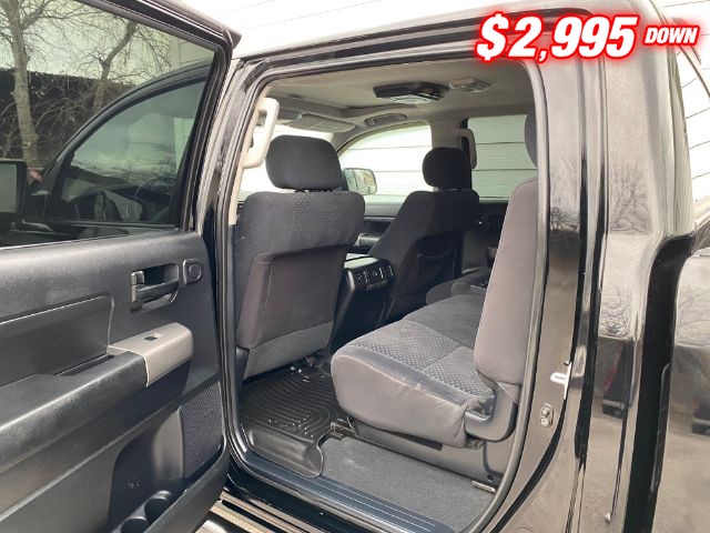 Toyota Tundra 4WD Vehicle Image 06