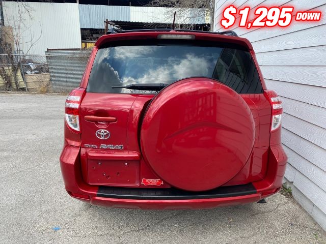 Toyota RAV4 Vehicle Image 04