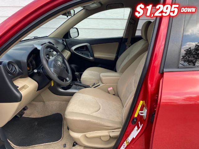 Toyota RAV4 Vehicle Image 05