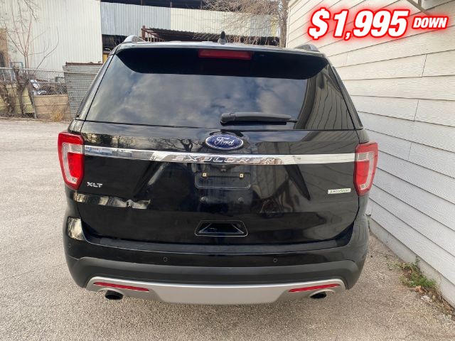 Ford Explorer Vehicle Image 04