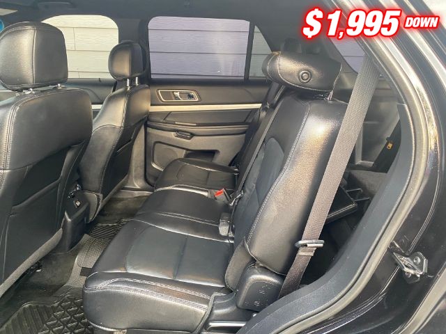 Ford Explorer Vehicle Image 06