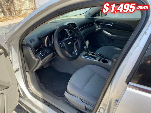 Chevrolet Malibu Vehicle Image 06