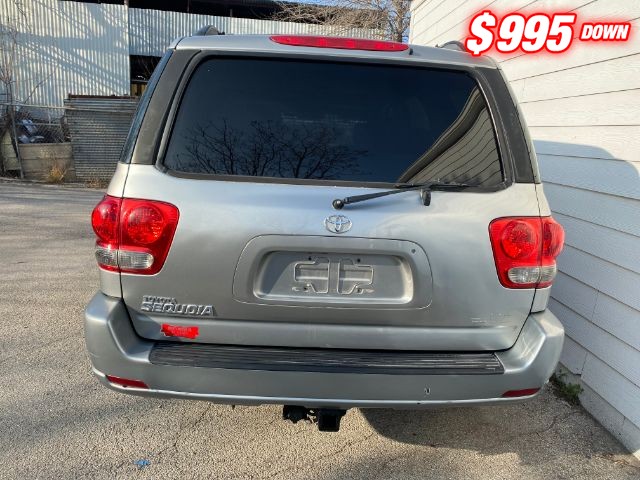 Toyota Sequoia Vehicle Image 04