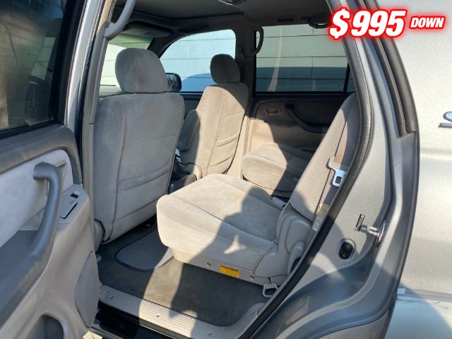 Toyota Sequoia Vehicle Image 06