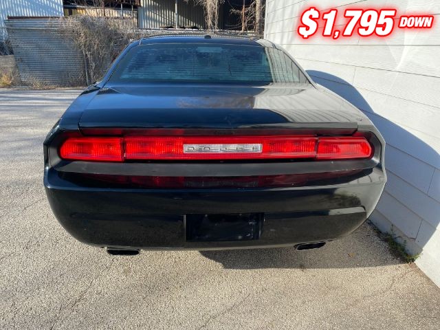 Dodge Challenger Vehicle Image 04