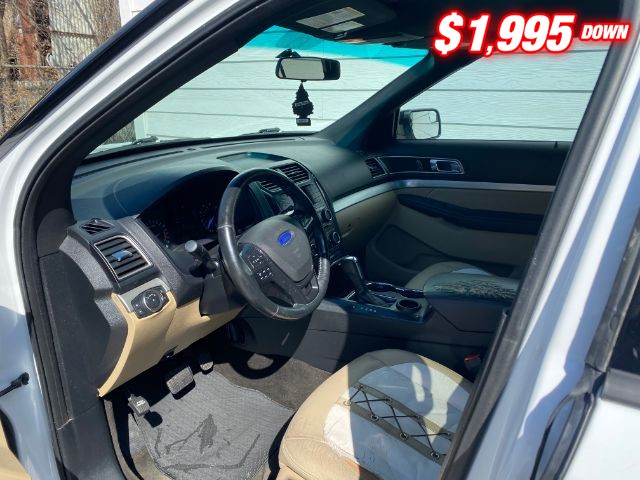 Ford Explorer Vehicle Image 06