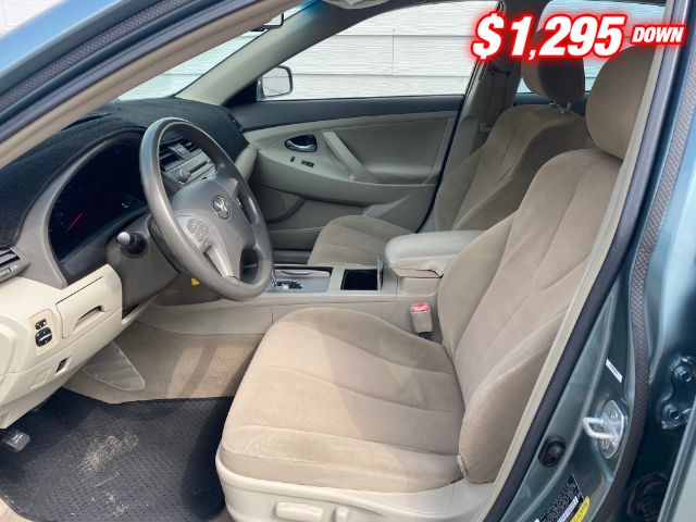 Toyota Camry Vehicle Image 05