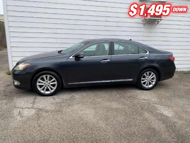 Lexus ES 350 Vehicle Full-screen Gallery Image 02