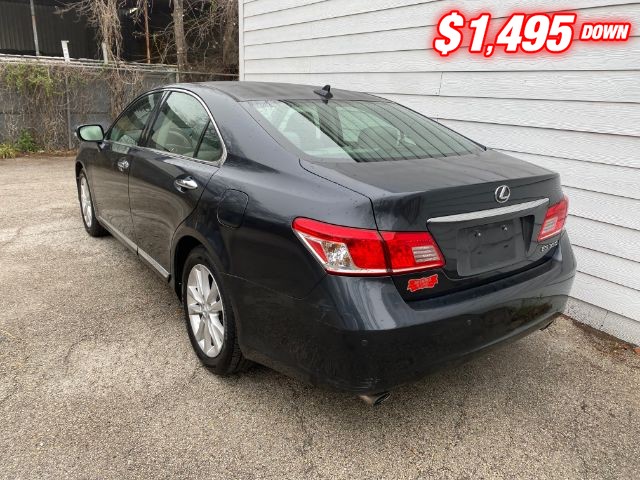 Lexus ES 350 Vehicle Full-screen Gallery Image 03