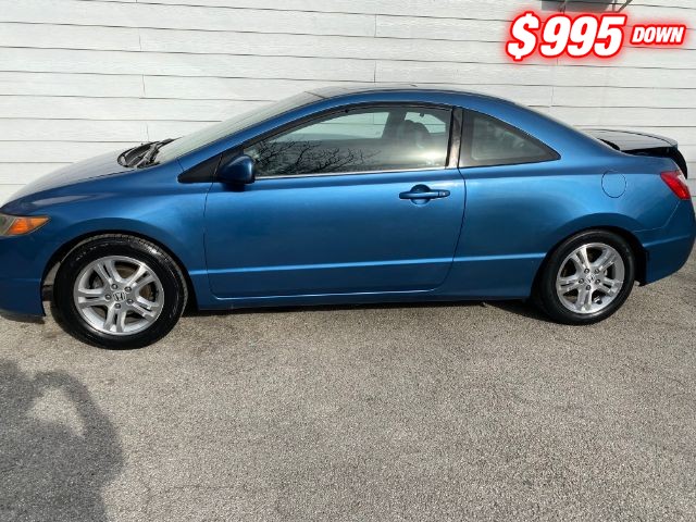 Honda Civic Coupe Vehicle Full-screen Gallery Image 02