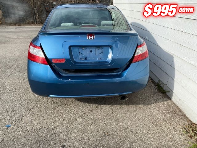 Honda Civic Coupe Vehicle Full-screen Gallery Image 04