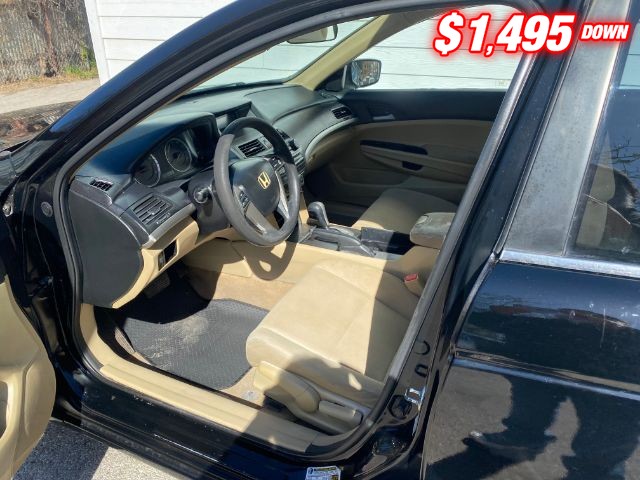 Honda Accord Sedan Vehicle Full-screen Gallery Image 06