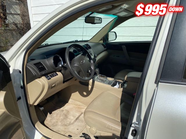 Toyota Highlander Vehicle Image 06