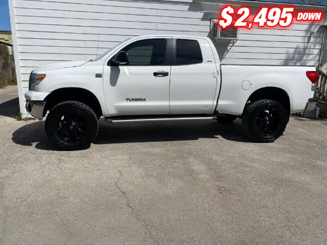 Toyota Tundra 2WD Truck Vehicle Image 02