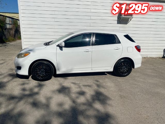 Toyota Matrix Vehicle Image 02