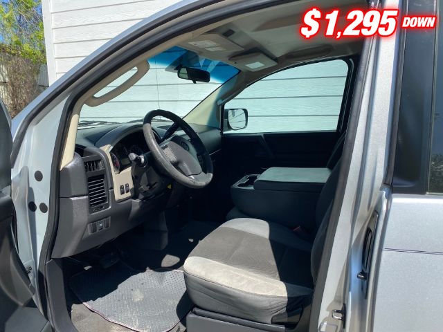 Nissan TITAN Vehicle Image 06