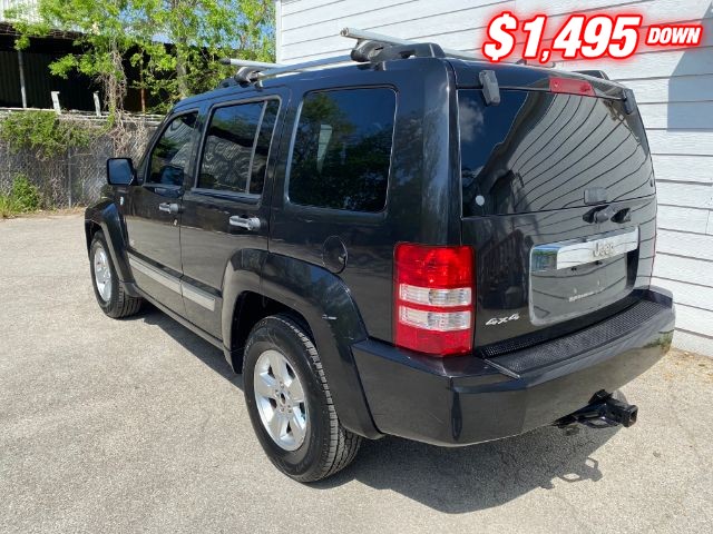 Jeep Liberty Vehicle Image 03