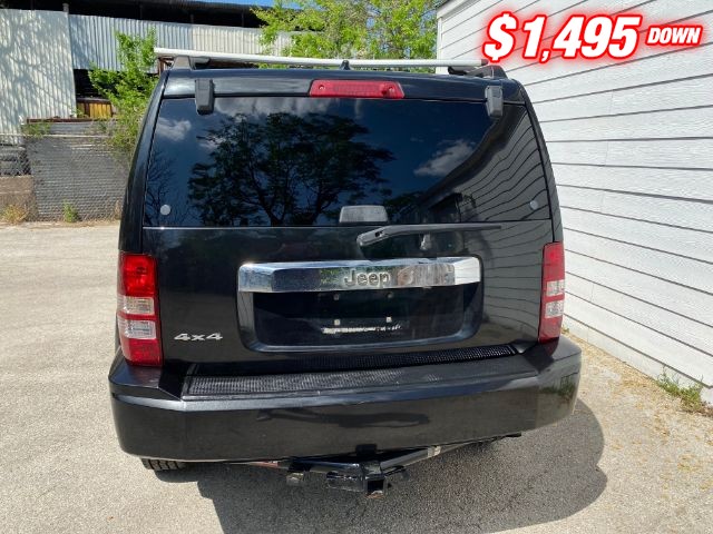 Jeep Liberty Vehicle Image 04