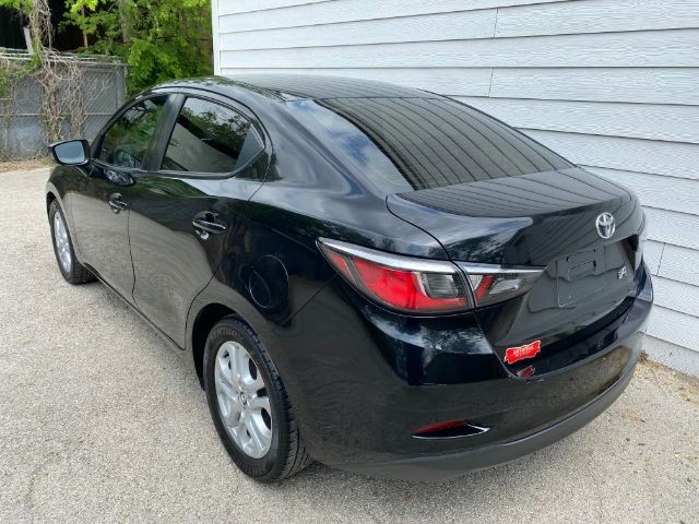 Toyota Yaris iA Vehicle Image 03