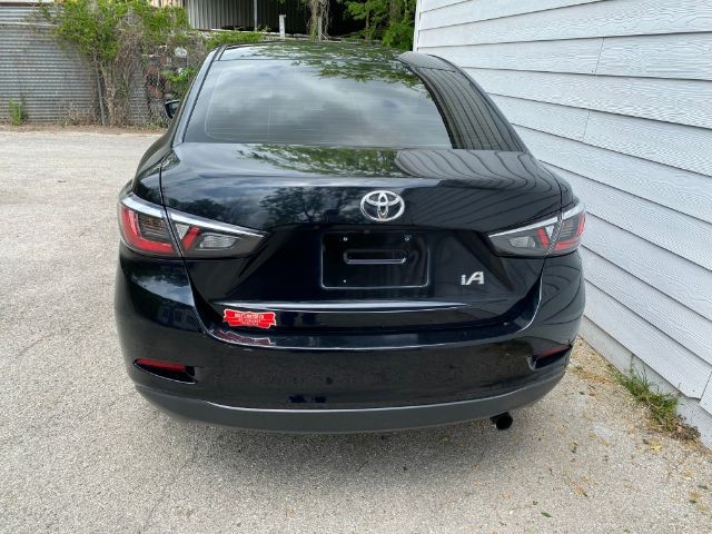 Toyota Yaris iA Vehicle Image 04