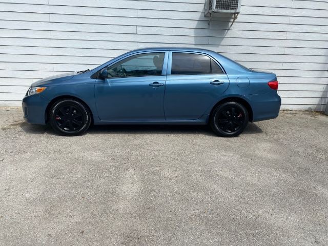 Toyota Corolla Vehicle Image 02