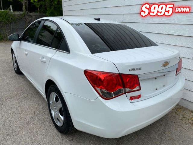 Chevrolet Cruze Vehicle Image 03