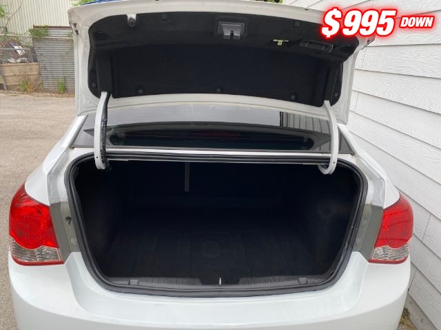 Chevrolet Cruze Vehicle Image 05