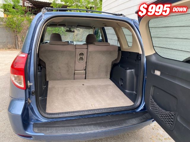 Toyota RAV4 Vehicle Image 05