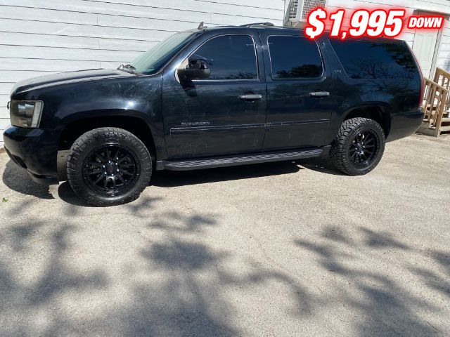 Chevrolet Suburban Vehicle Image 02