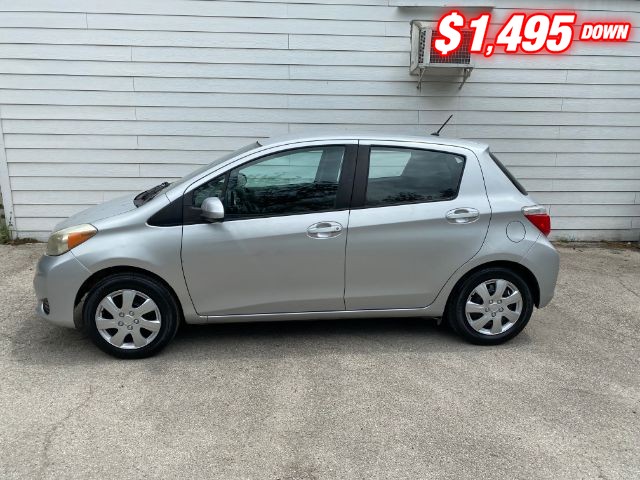 Toyota Yaris Vehicle Image 02