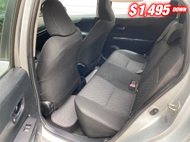 Toyota Yaris Vehicle Image 05