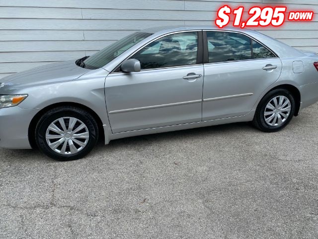 Toyota Camry Vehicle Image 02