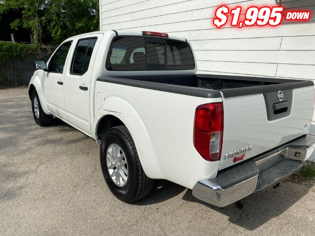 Nissan Frontier Vehicle Full-screen Gallery Image 03
