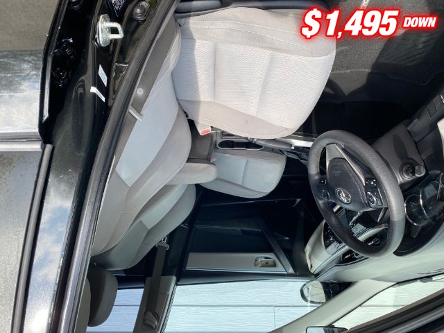 Toyota Corolla Vehicle Image 05