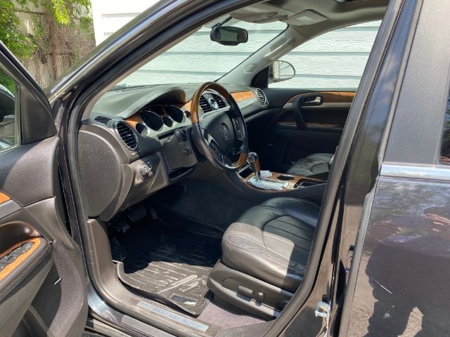 Buick Enclave Vehicle Image 05