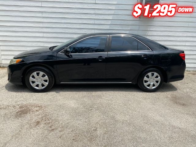 Toyota Camry Vehicle Image 03