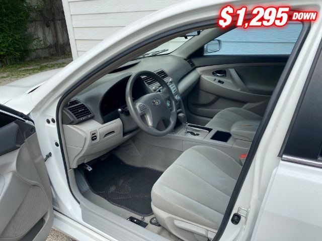 Toyota Camry Vehicle Image 05